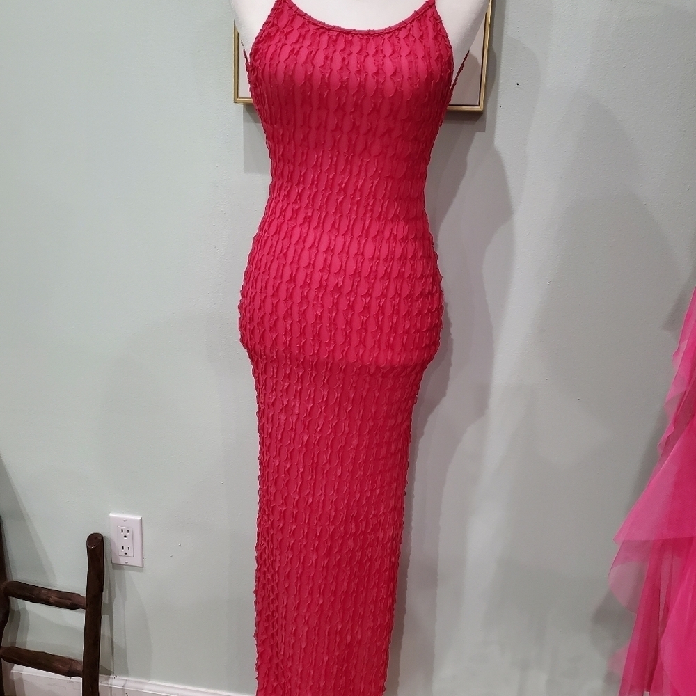 SOLID RUCHED MAXI DRESS - Picture 2 of 8